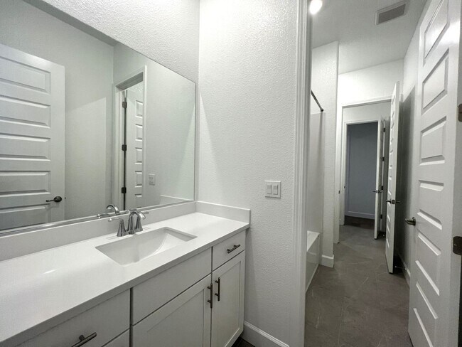4 br, 2.5 bath House - 3257 Garden Terrace Dr Rental - House Rental in ...