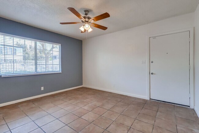 Photo - 2419 S. Ridgeley Dr