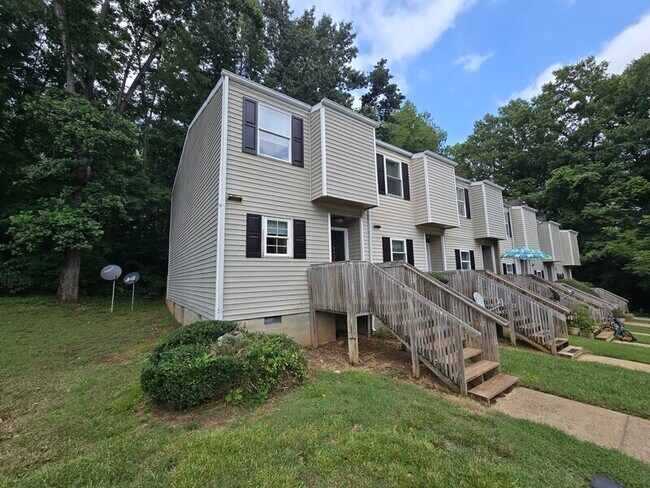 Photo - 3925 Keswick Pl