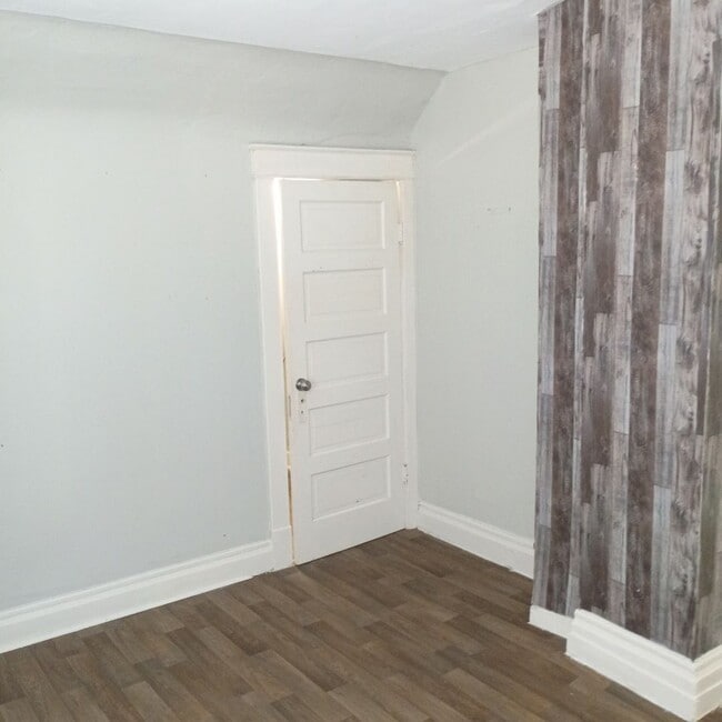 Photo - Cute Update 2 bedroom in convenient location!