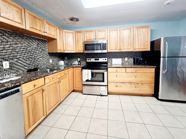 Photo - 183 Kent St