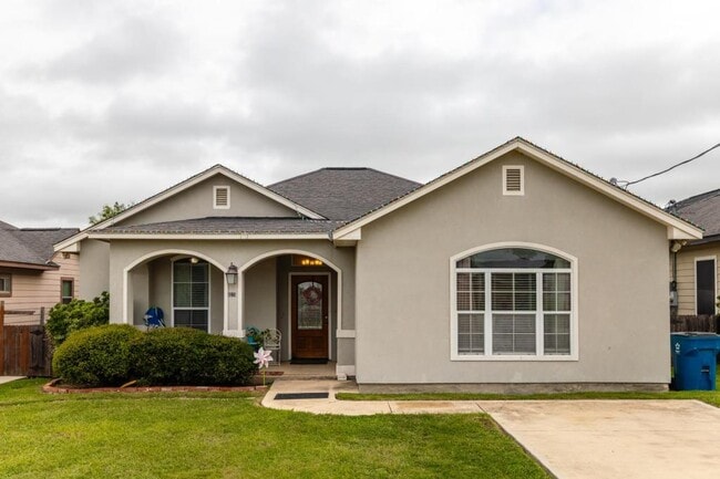 Photo - 1026 Avenue H