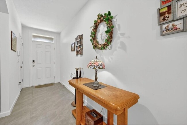 Photo - 543 SW Whitmore Dr