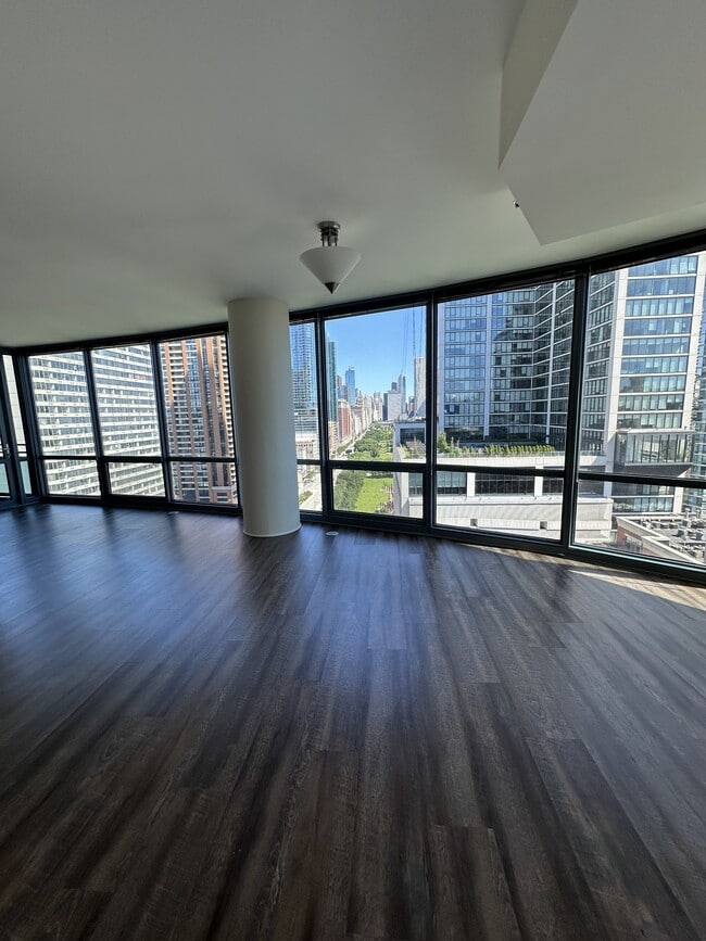 Photo - 1263 S Michigan Ave