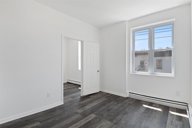 Photo - 310 Paterson Plank Rd Unit 3B