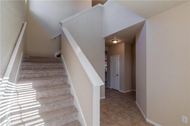 Photo - 137 Moulins Ln