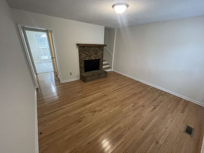 Photo - Townhome For Rent