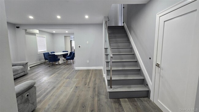 Photo - 80-06 209th St