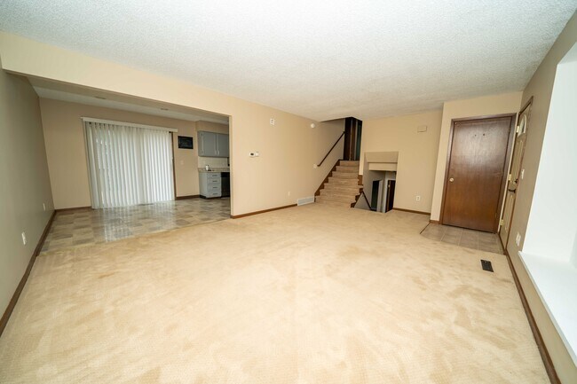 Photo - 211 5th St NW