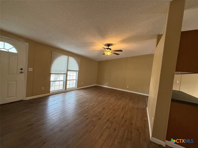 Photo - 136 Sonnyland Dr