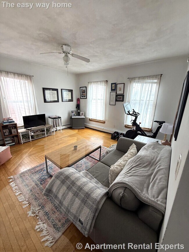 Photo - 585 Somerville Ave
