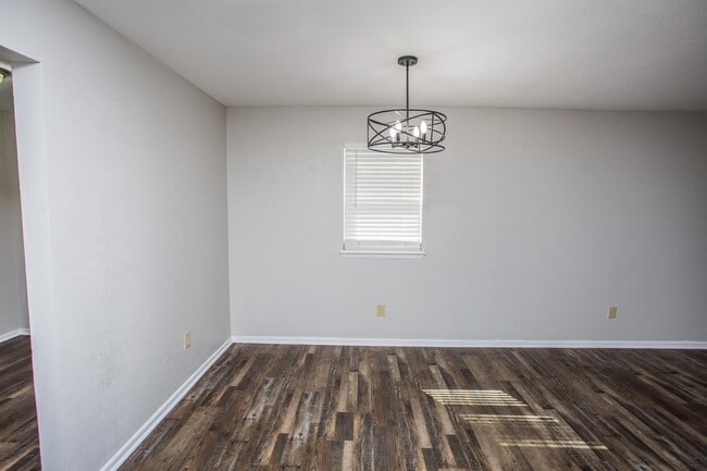 Photo - 5313 25th St