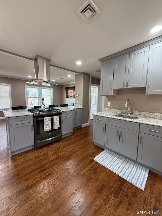 Photo - 13 Howard Ave