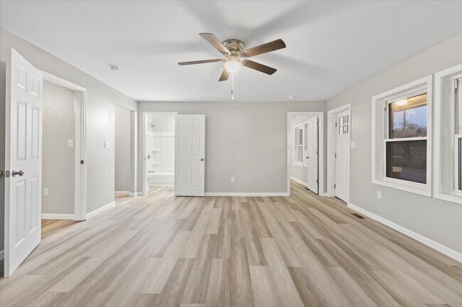 Photo - 105 Bluegrass Dr