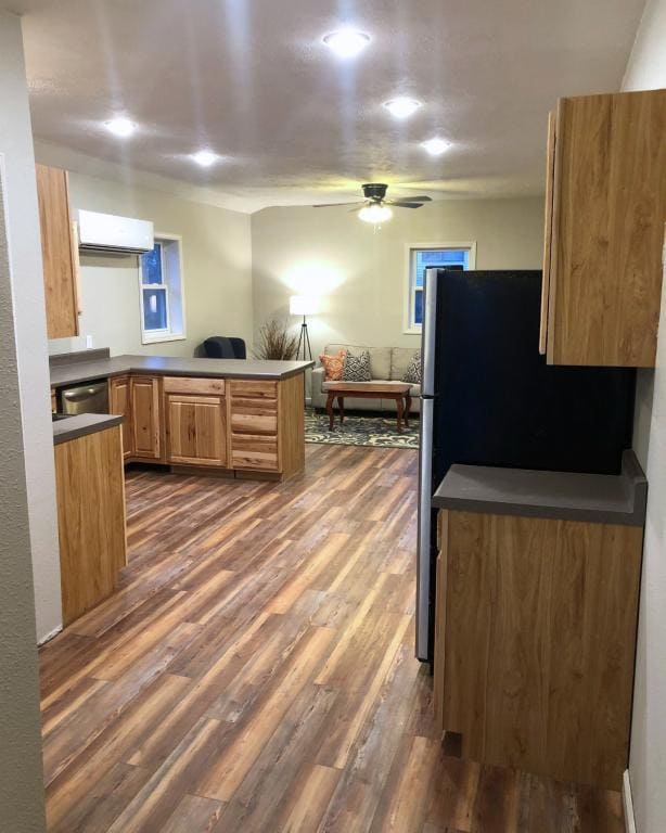 Photo - 107 W Park St