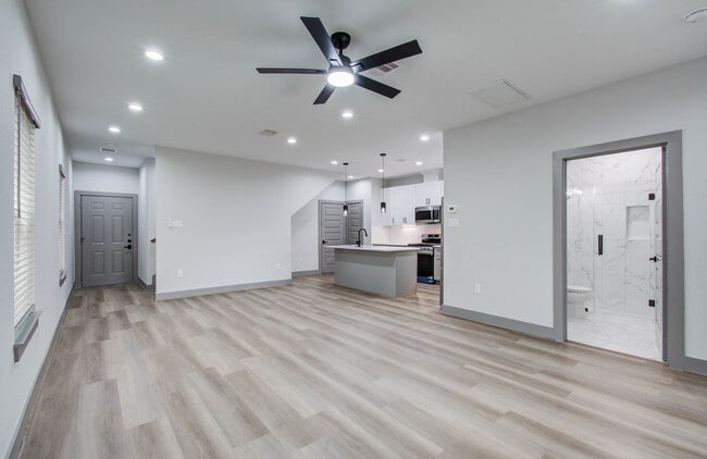 Photo - 1065 South Ln