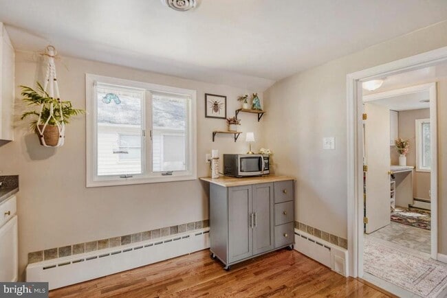 Photo - 1715 Tacoma Rd