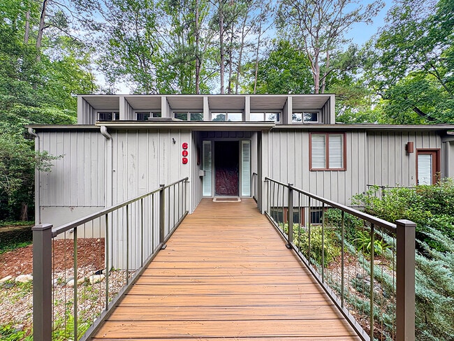 Photo - 609 Indian Springs Ct