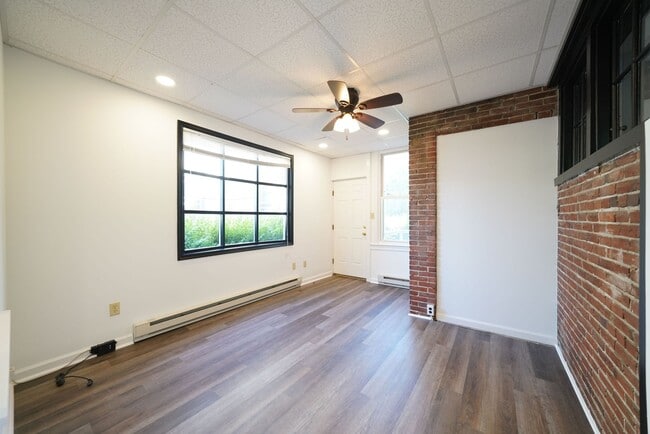 Photo - 402 N Church St Unit 2
