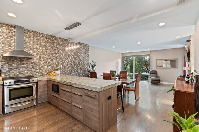 Photo - 1555 N Talman Ave Unit 2B