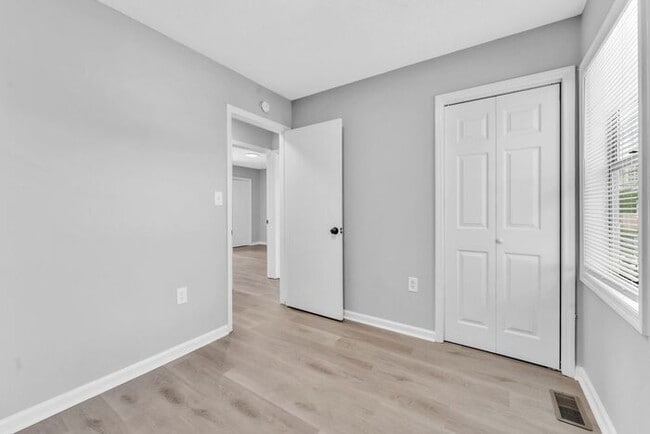 Photo - *NEWLY RENOVATED* 2 Bedroom Townhouse in D...