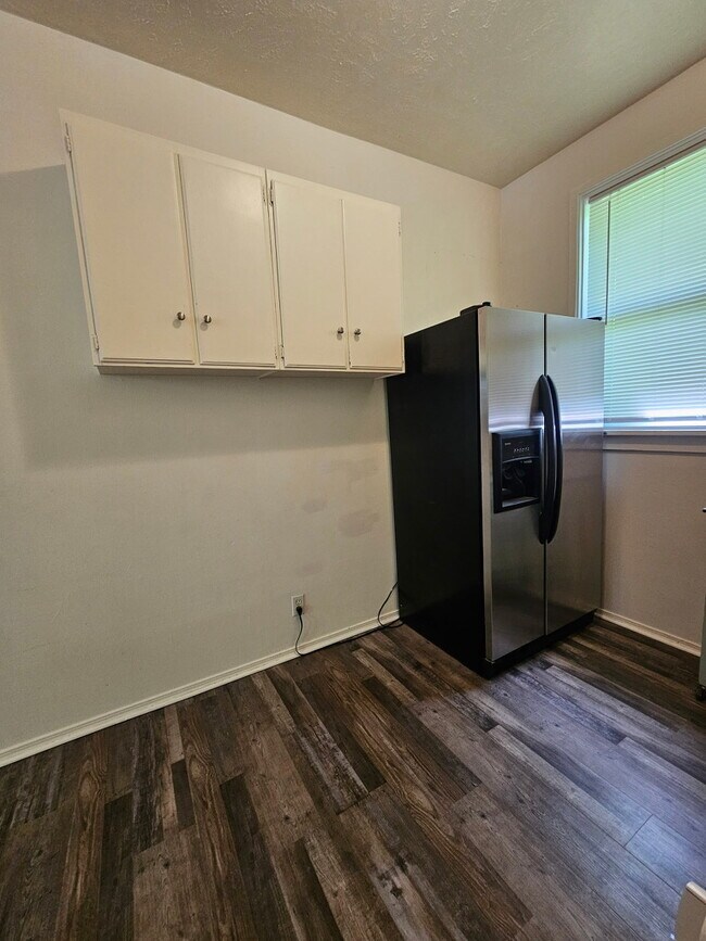 Photo - 1015 E 9th S