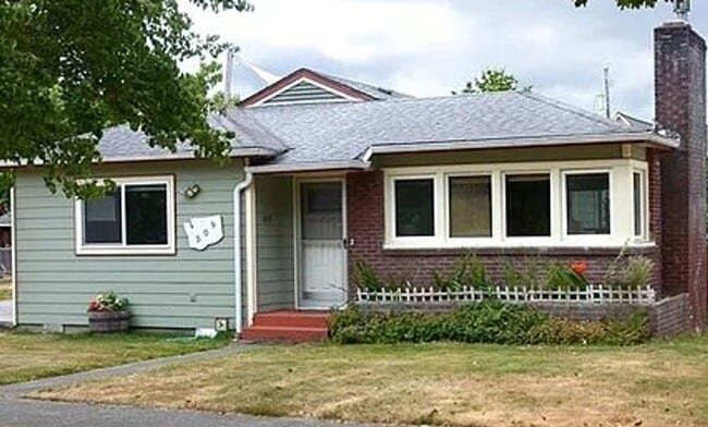 Building Photo - Nice Rambler 3bd 1.75bath Avail. Oct. 3rd Rental