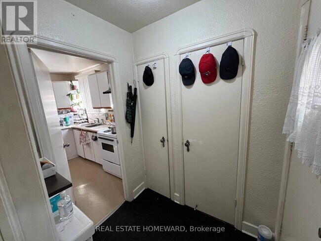 Photo - 124 Glencrest Blvd