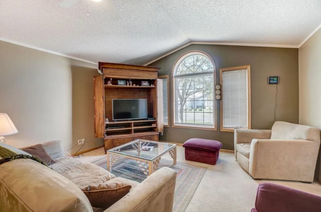 Photo - 137 Bridgewater Trl