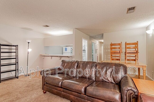 Photo - 220 Elm St Unit 102