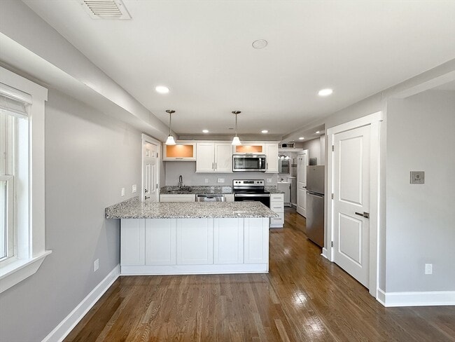 Photo - 468 Salem St Unit 3