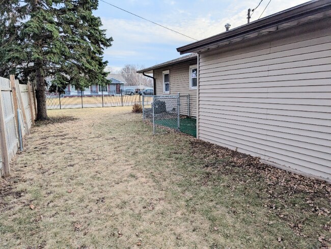 Photo - 1993 Meadow Dr