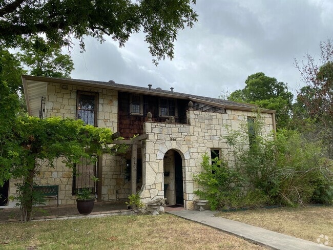 Building Photo - 910 Nacogdoches Rd Rental