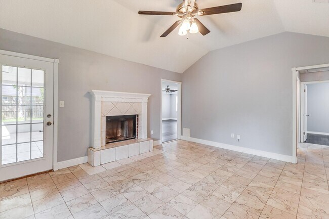 Photo - 14160 Maple Ct