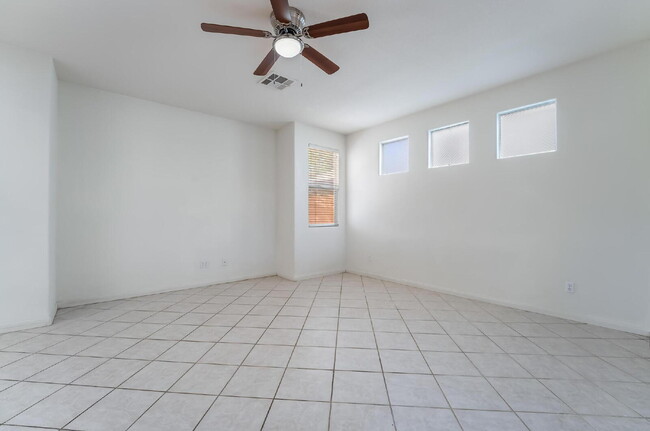 Photo - 4 bedroom, 2.5 bathroom, Summerlin Home, Low Maintenance Yard