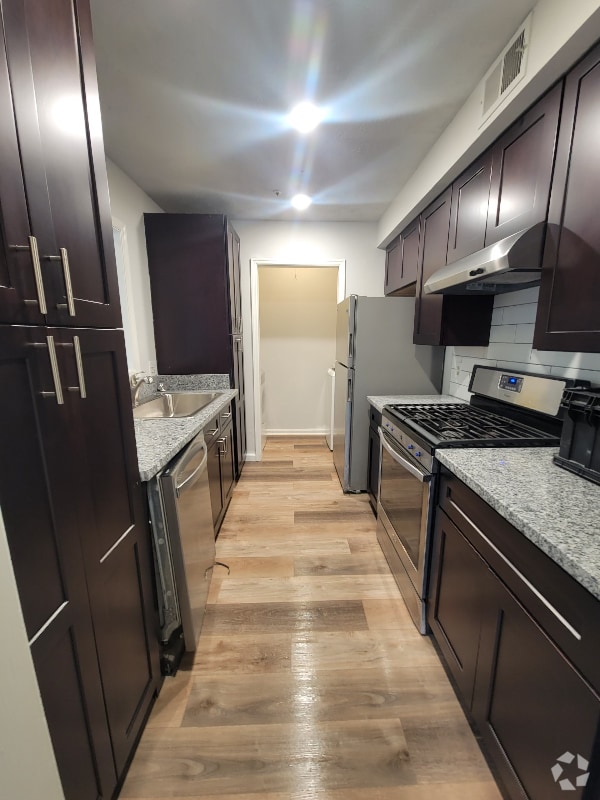 Building Photo - 2292 Wellington Cir Rental