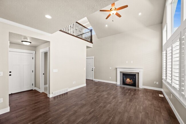Photo - 771 Newfield Dr