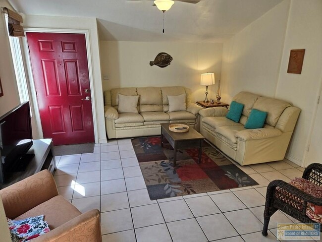 Photo - 906 W Polk St