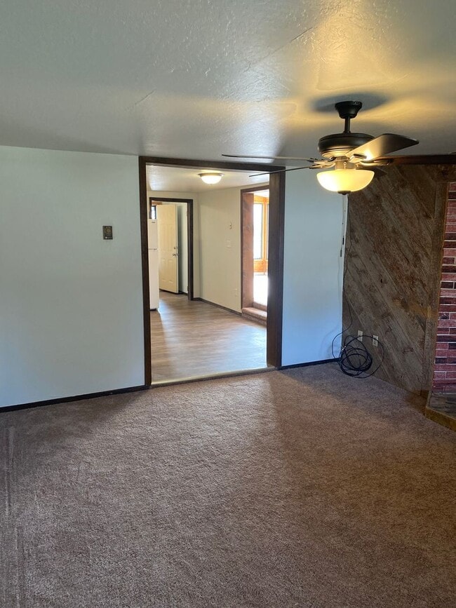 Large corner lot north of town - Large corner lot north of town House