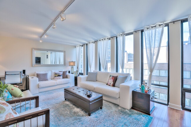 Building Photo - 200 E Delaware Pl Unit 19B Rental