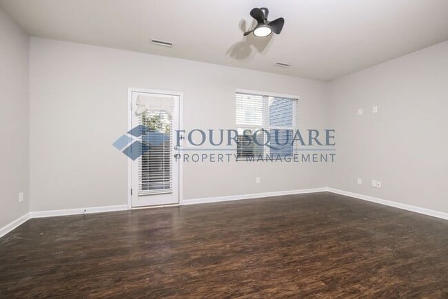 Photo - Conveniently Located Townhome With 3 Beds and 2.5 Baths