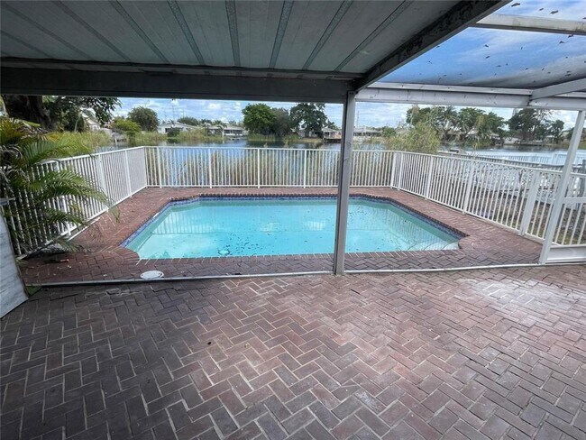 Photo - 5420-5422 SW 25th Ave