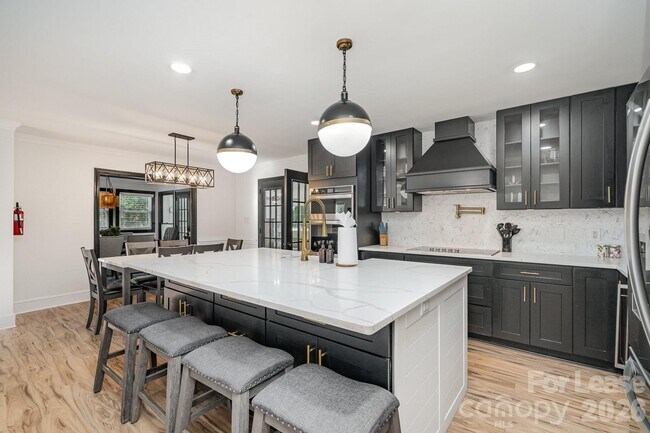 Photo - 8823 Dartmoor Pl