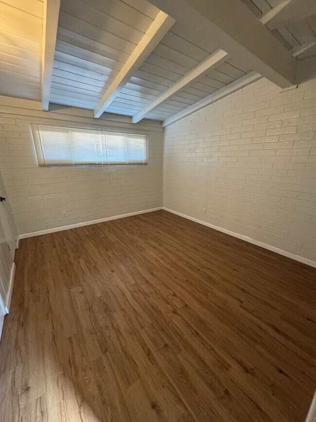 Photo - 2762 N Forgeus Ave