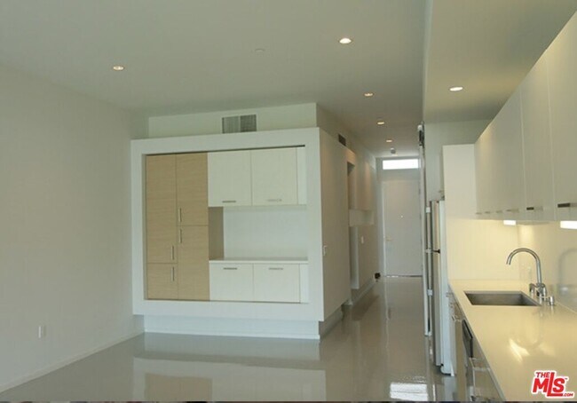 1107 Venice Blvd. Unit 201