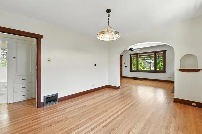 Photo - 449 S High St