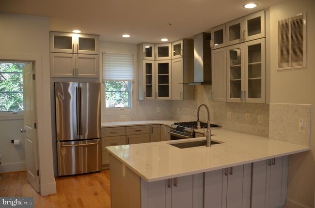 Photo - 708 N Henry St