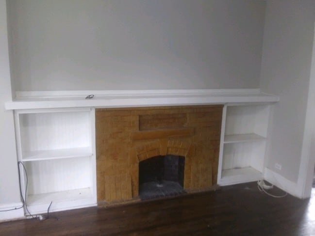 Living room Fireplace - 1508 N Luna Ave Unit 2