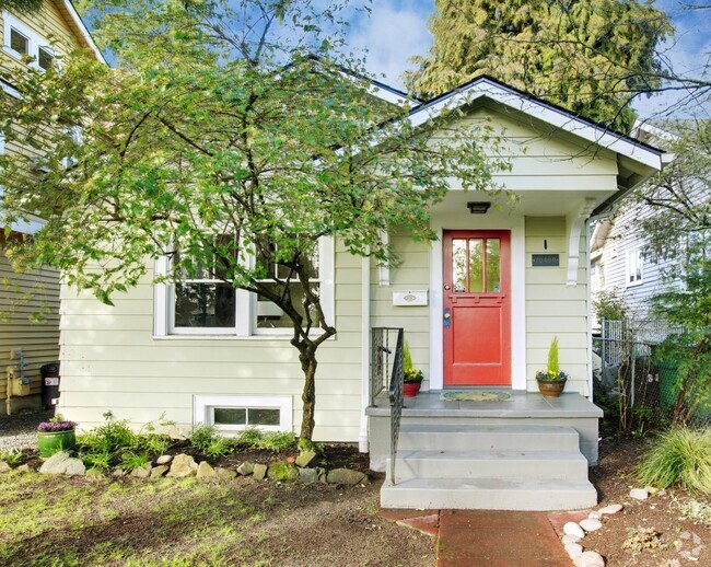 Building Photo - 2bd/1ba Seattle Home