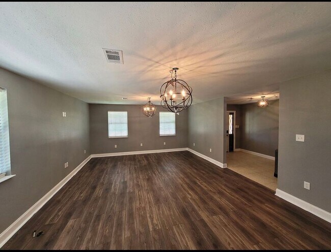 Photo - 6636 Foch Rd